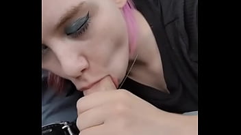 Cute girlfriend earns a hot oral creampie in the car