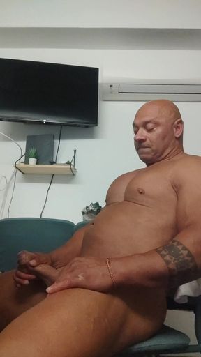 Mr Guru Get Sucked off, Bodybuilder Friend