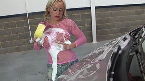 savannah gold and francesca have a threesome in a car and cum swap