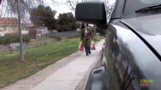 Hot MILF nyter intens anal pounding