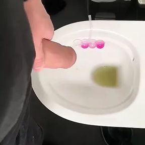 XXL Pissing