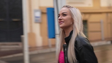 Luth assiste Nathalie dans ses jeux très pervers !