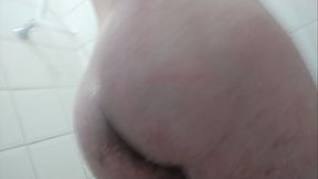 Quem quer minha bundinha virgem?