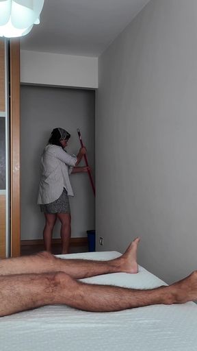 I Jerk off in Front of the Cleaning Lady at the Hotel