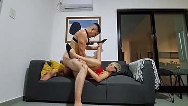 Mesera Argentina Tiene Sexo Con un Desconocido