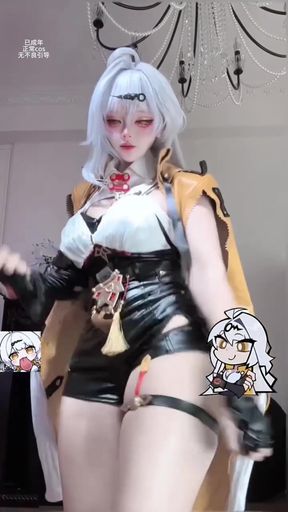 Chinese GF enjoys her curvy body in cosplay
