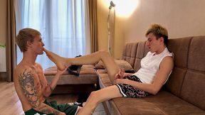 no54 i licked a twink with a big dick s feet after a workout, sucked a big dick and then took it inside