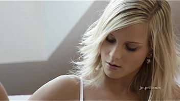 Blonde MILF gets off from fingering her wet pussy