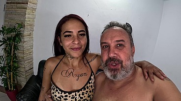 Gabriela Santos no seu primeiro vídeo com muito anal e gozada dentro