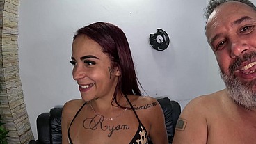 Gabriela Santos no seu primeiro vídeo com muito anal e gozada dentro