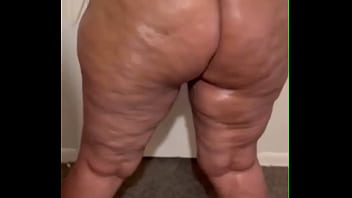 Thick yella bone ass shake