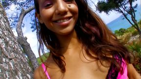 Sadie West Doesn'_t Wear Shoes And Gets Her Toes Splattered