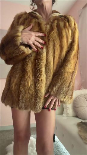 Striptease in a Mink