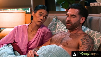 MOMMY&#039_S BOY - Petite Alexia Anders Gets Fucked By Stepbrother Next To Stepmom Dana Vespoli In 4-Some