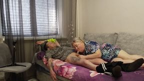 Girlfriend Does a Deep Blowjob to Get a Portion of Hot Cum in Her Mouth