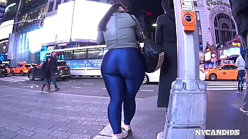 NY Candids injection booty in Blue tights