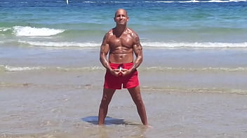 THE JERSEY SHORE PORN STAR THE ITALIAN POUND MACHINE MAXXX LOADZ AT THE BEACH