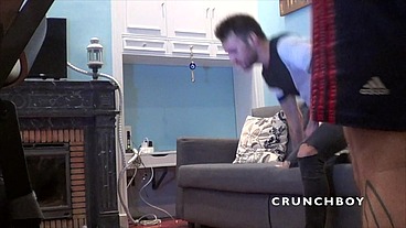 BAISE EN BACKROOM EN CLUB CRUISING AVEC GROS BULGE