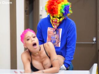 Black Pornstar Jasamine Banks Gets Drilled In A Busy Laundromat by Gibby The Clown