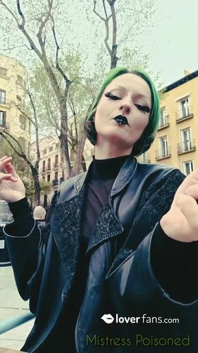 POV: Me adoras y te tragas mi humo
