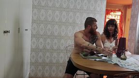 foder a esposa do corno enquanto ele lava a louca e ele nem percebeu