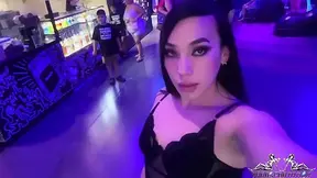 Kasey Kei Gets Slutty In The Car