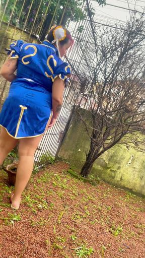BBW Chun-li Cosplay Exhibitionism in the Garden