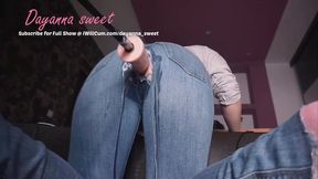 Housewife Has Creamy Orgasms Thru Her Jeans