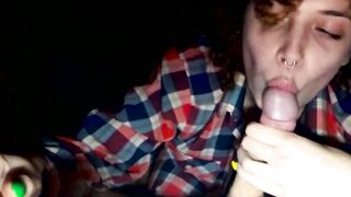 AMATEUR HEAD VON JUNGEN MADCHEN MIT GRUNEN AUGEN pov