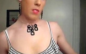 Teen crossdresser toying and fisting