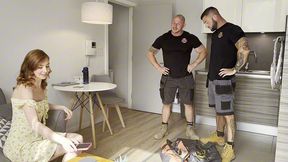 katie cooper gets double teamed by the tradies!
