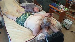 the game of the console ended with a blowjob from the stepmom with swallowing sperm