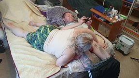 the game of the console ended with a blowjob from the stepmom with swallowing sperm