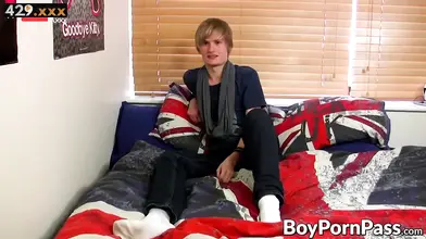barely legal-UnCut-Twink's_Jerking\_Off &amp; Chatting \*Hot\*\*, *HOT GAY SEX!* , **Solo** Male Masturbation (18+)