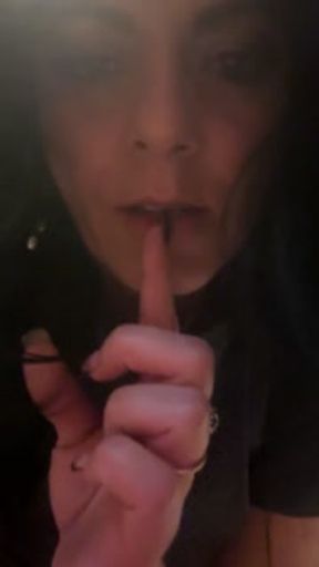 Beautiful MilfyCalla with hungry pussy pee in the toilet, pissing close up