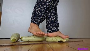 Barefoot Zucchini Crush - HD MP4