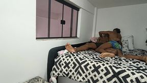 chamei meu amigo pra jogar video game e virou troca com gozada no rabo