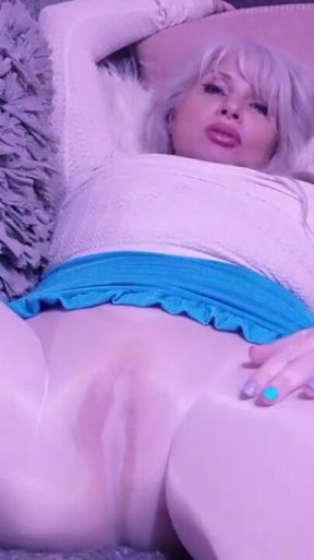 Blonde MILF Solo