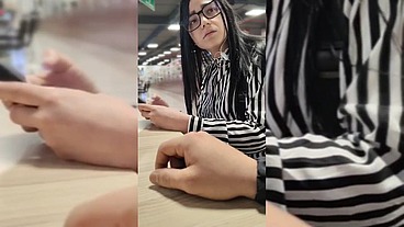 I meet Estefani at the mall when I was going to eat