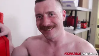 Muscular daddy Jack Reed jerks his big cock in solo session