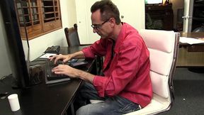 skylar green deepthroats nick manning then takes facial cumshot