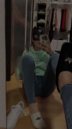 I know you love it when I show you how sweaty my socks are