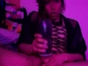 Moka Stardust masturbación en camara acabada pene grueso shemale