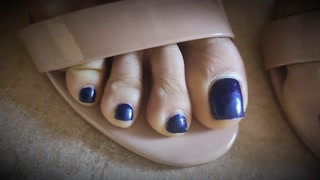 perfect feet and toes to lick