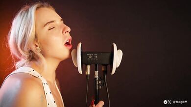 Juicy Blonde Elsa ASMR Ear Licking Mic Pumping Cum