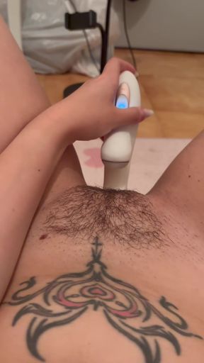 Hairy amateur masturbating with a satisfyer