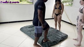 Two hot girls don'_t know how to inflate their inflatable mattress and ask for help from a gifted man who was walking down the street.