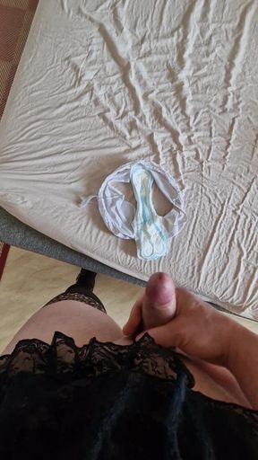 Cum on My Maxi Pad
