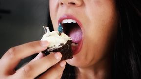 Gluttonous Giantess
