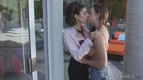 Gorgeous milf Abigail Mac licks pussy of sex-hungry lesbian girlfriend